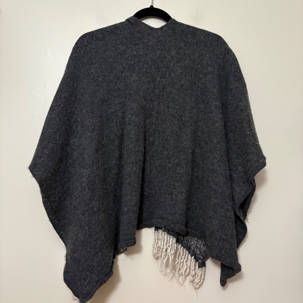 Noonday Collection Alpaca Blend Fringe Wrap Cardigan Charcoal Gray Handmade Peru - Picture 4 of 4